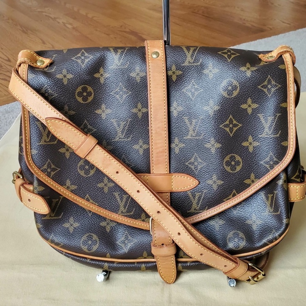 Louis Vuitton Samur 30 Crossbody